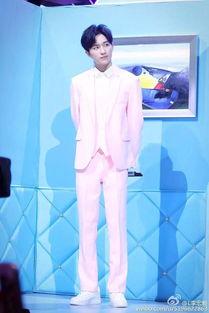 娱乐吃瓜李宏毅微博,娱乐圈幕后故事大揭秘